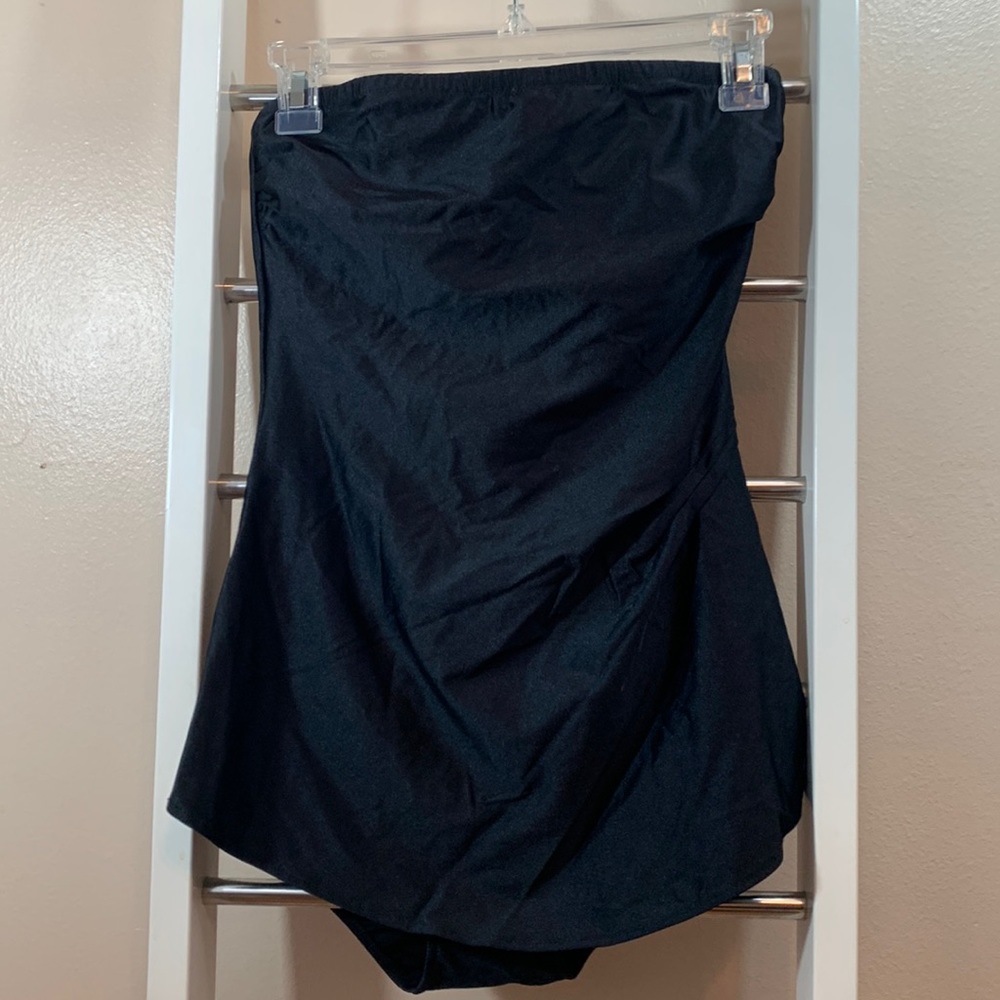 GOTTEX Strapless Black One Piece Bathing Suit with Skirt